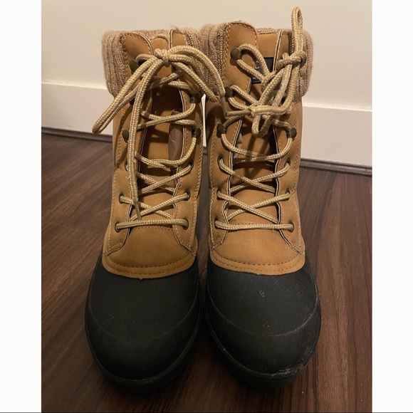 Ice Fields Sam Tan Lace Up Winter Boots - Picture 2 of 8